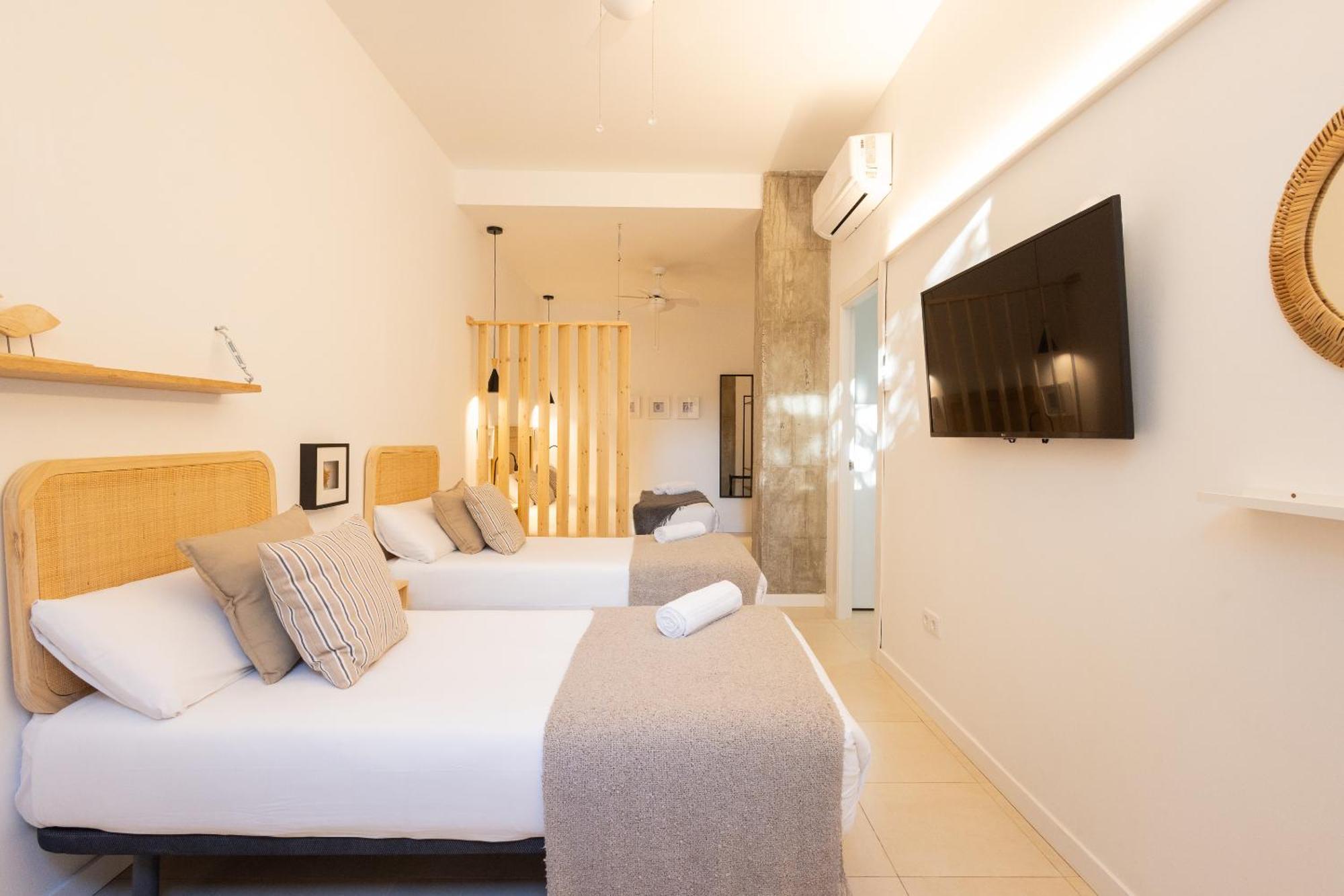 Florit Flats - The Pitiusas Rooms Valencia Exterior photo